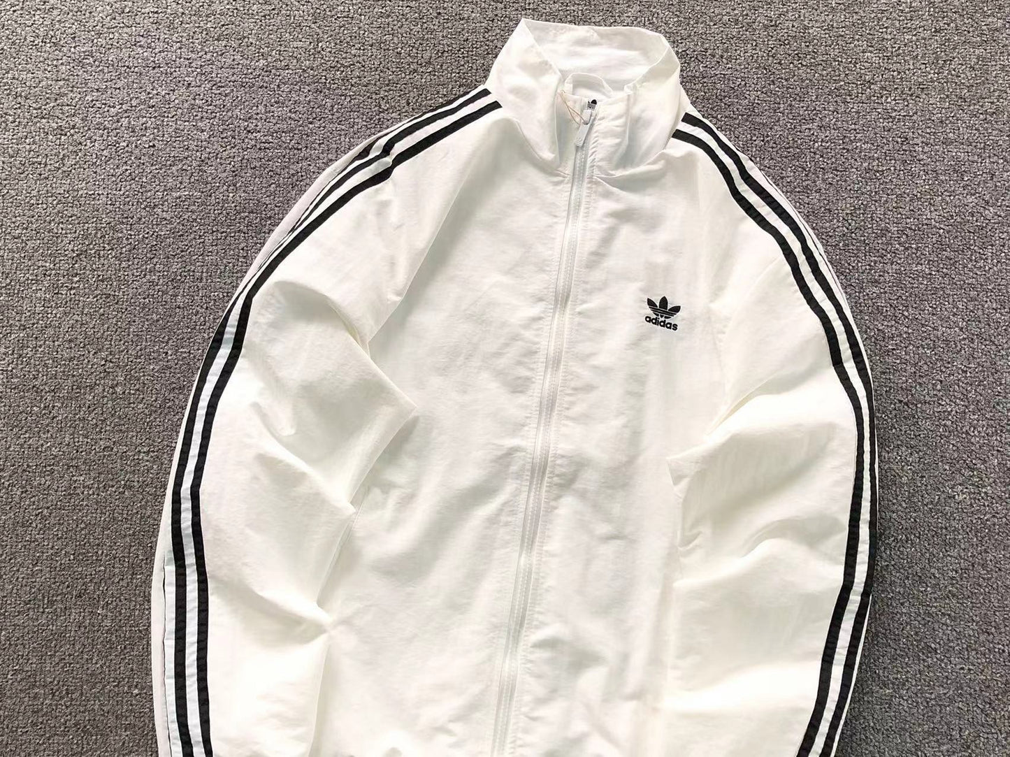 Jaqueta Adidas Archive Silent Motion Windbreaker