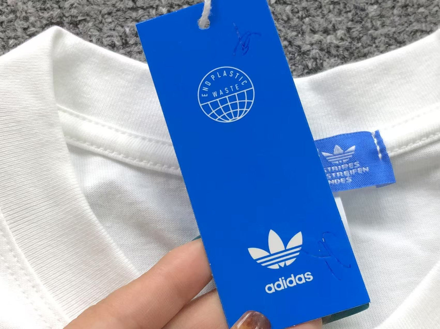 Camiseta adidas Luxe Trefoil