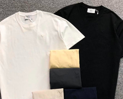 Camiseta AMI Paris Logo Coração Mini Bordado