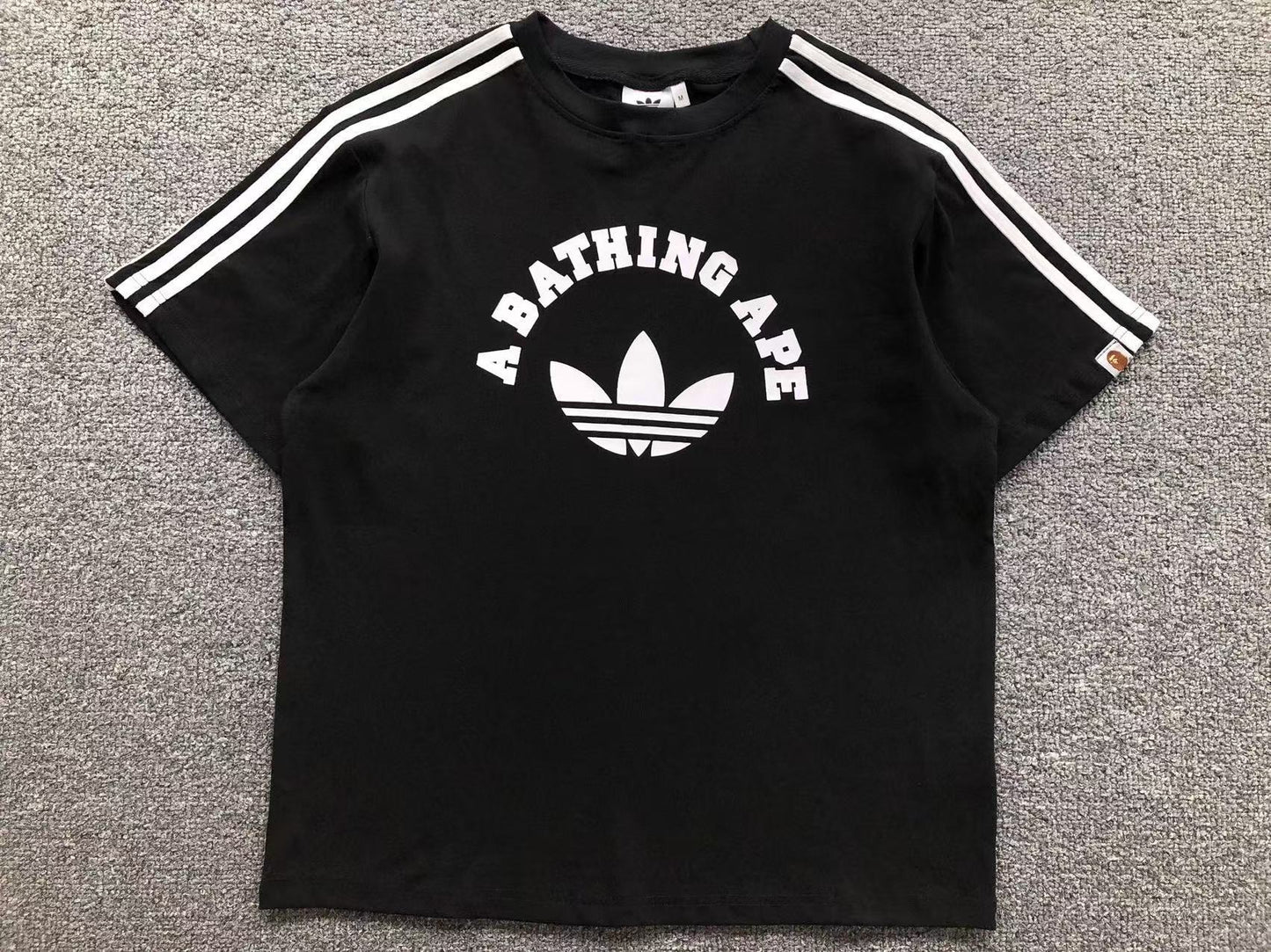 Camiseta Adidas x BAPE College Logo