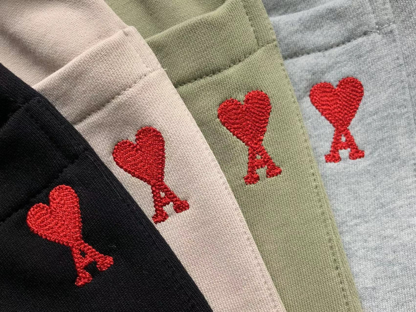 Short AMI Paris Pocket Heart Logo
