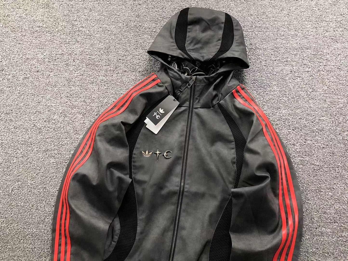 Jaqueta Adidas Thug Club Techwear Redline Hoodie