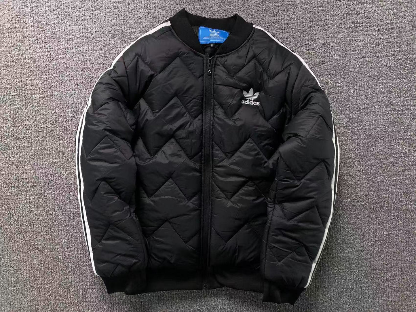 Jaqueta Puffer adidas Chevron Puff
