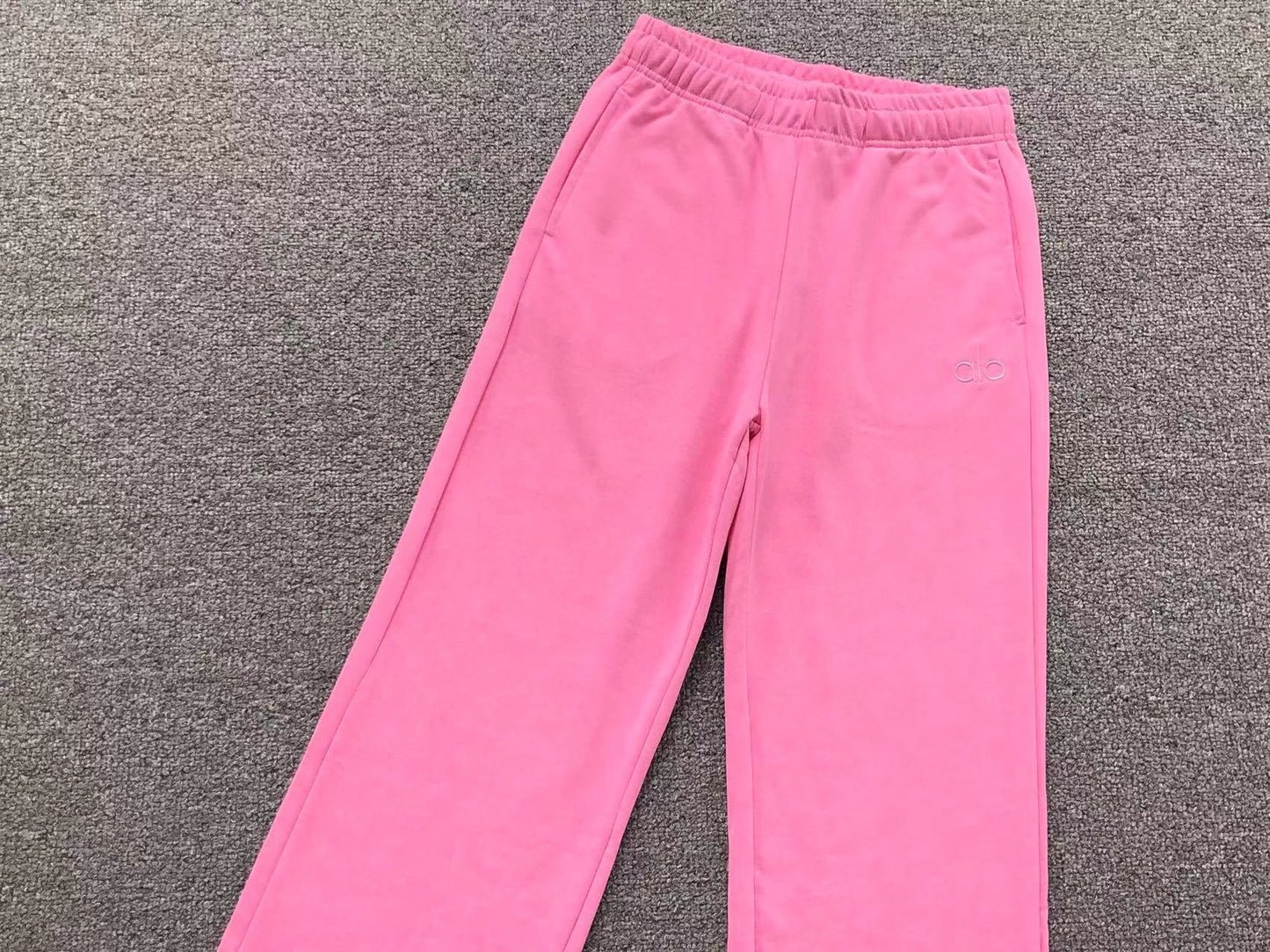 Calça elástica ALO moletom reta feminina