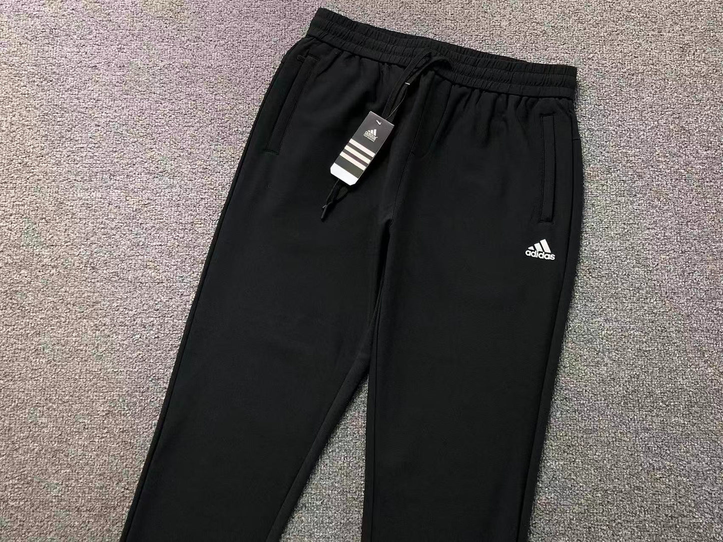 Calça Adidas Essential Slim Pants