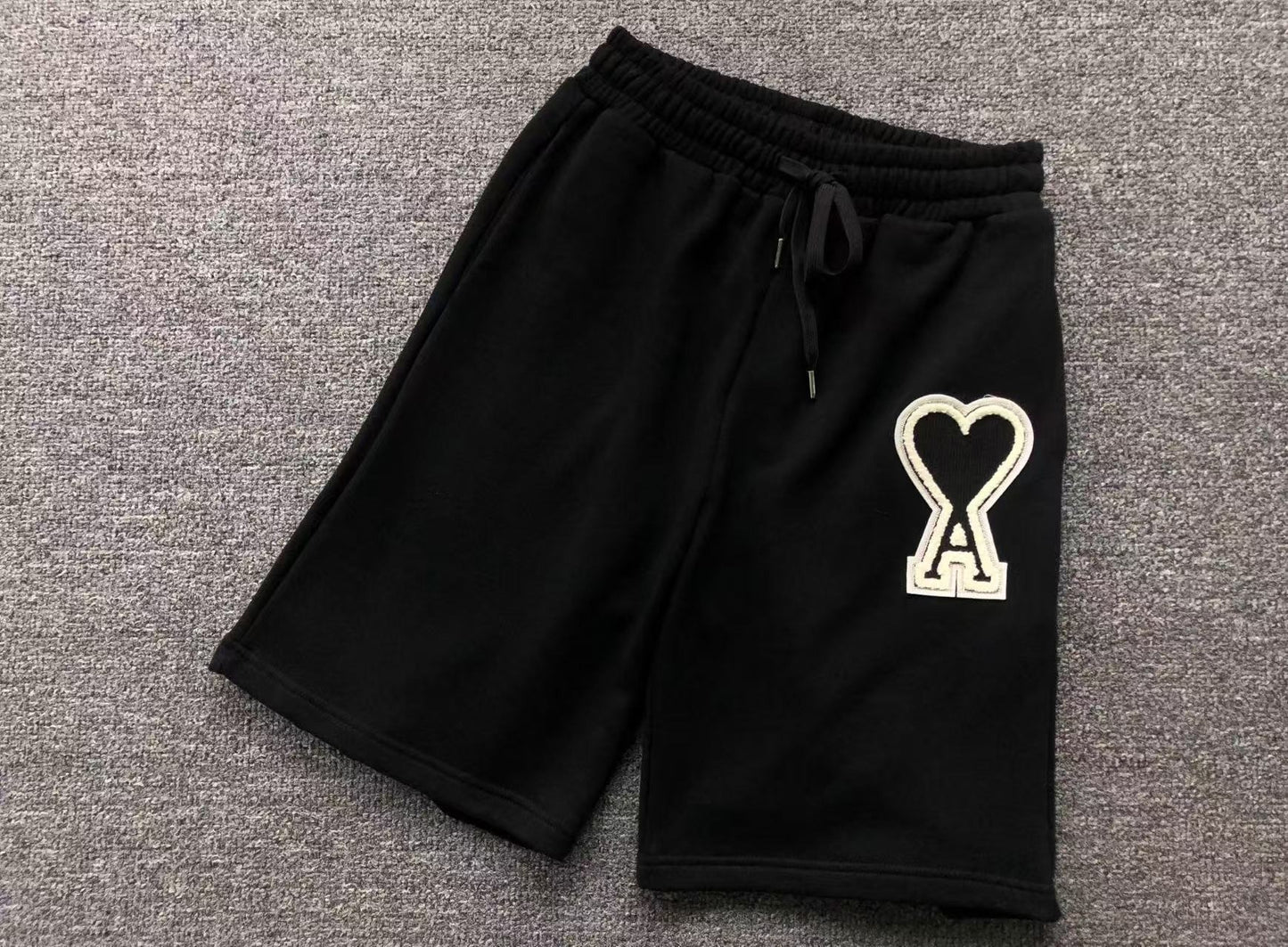 Short AMI Paris Big Heart Logo