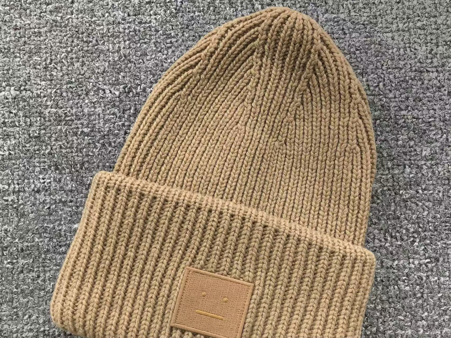 Touca Acne Studios Winter Essential
