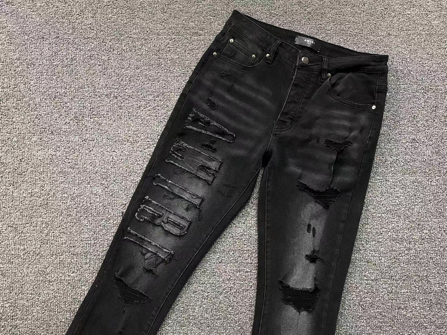 Calça AMIRI Tonal Logo Distress Denim