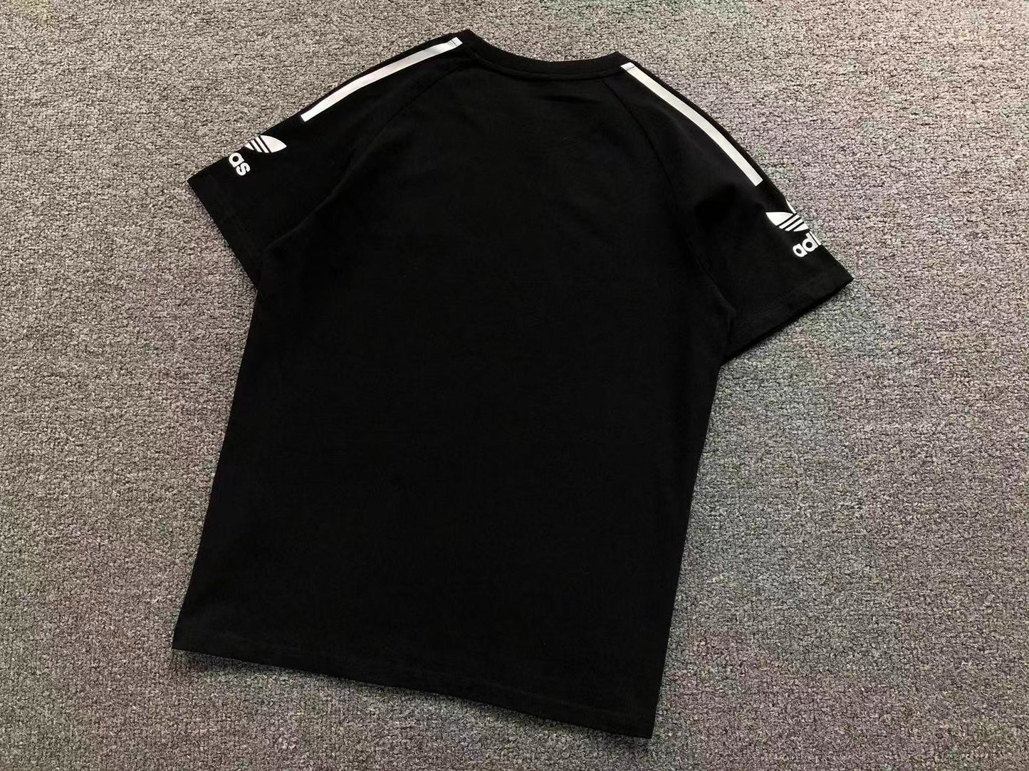Camiseta Adidas Originals 3-Stripes Shoulder