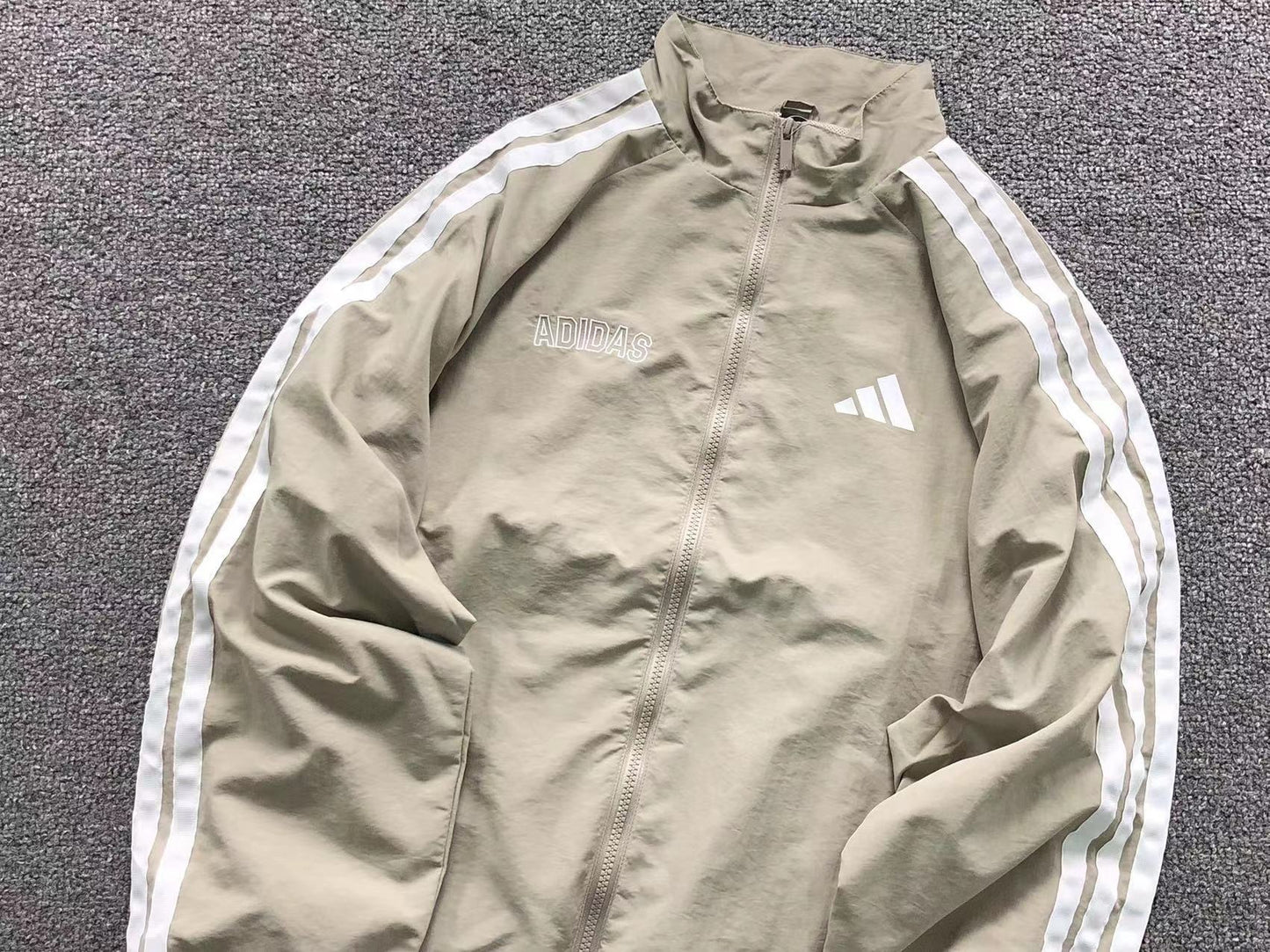 Jaqueta adidas Lightweight Track