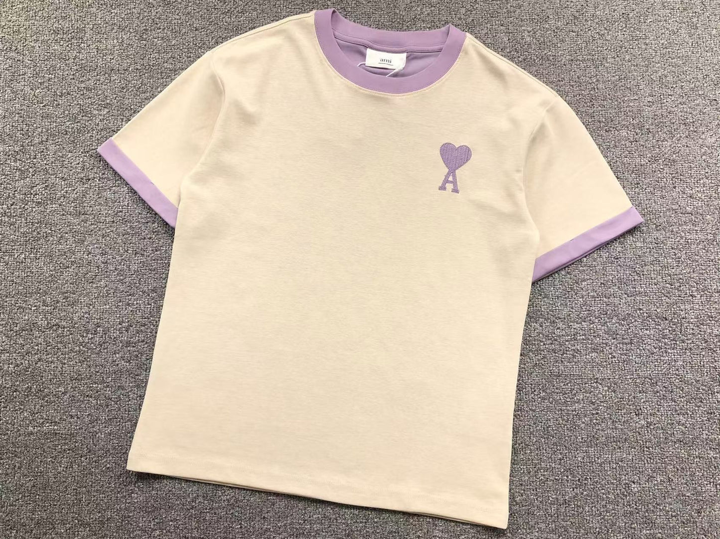 Camiseta AMI Paris Contrast Heart Ringer