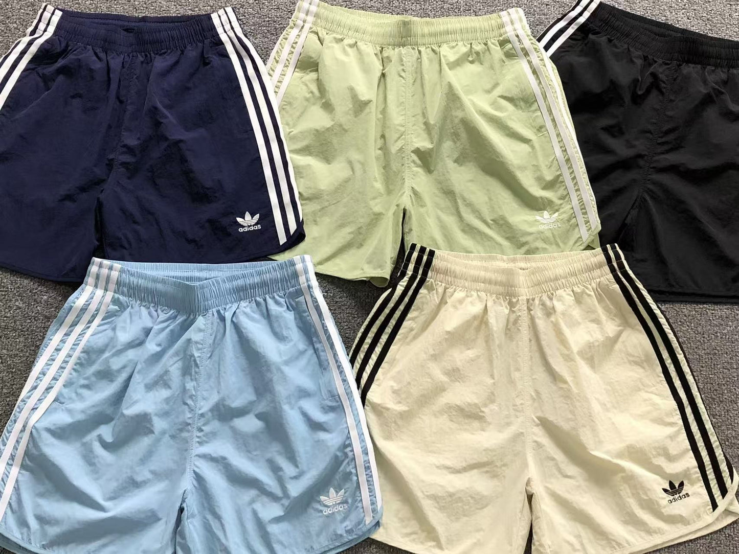 Short adidas Originals Lightweight Runner