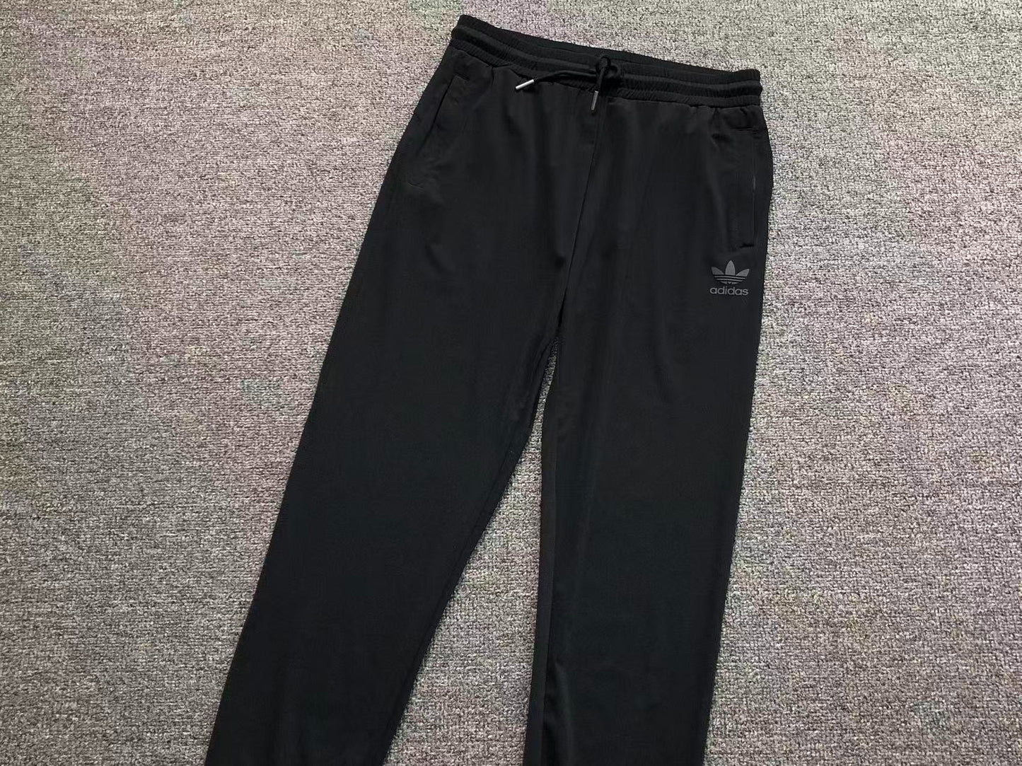 Calça Adidas Essential Tech Jogger