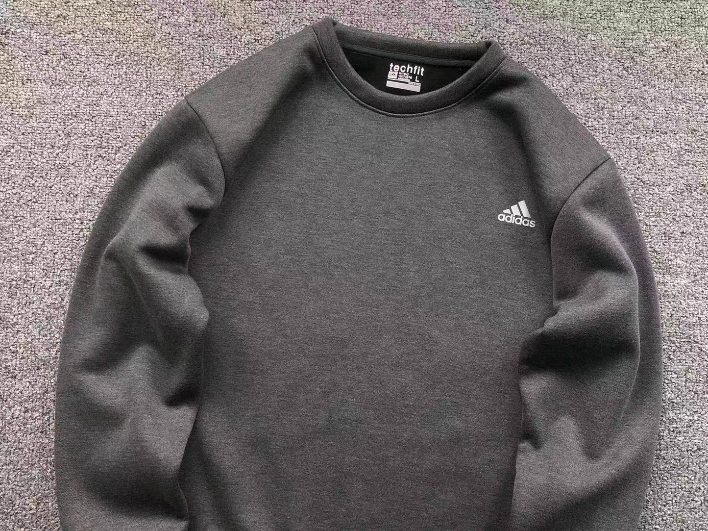 Moletom Adidas TechFit Essential Crew