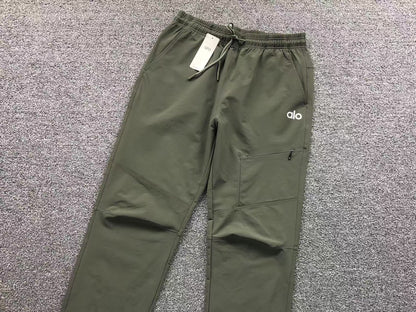 Calça elástica ALO moletom cargo