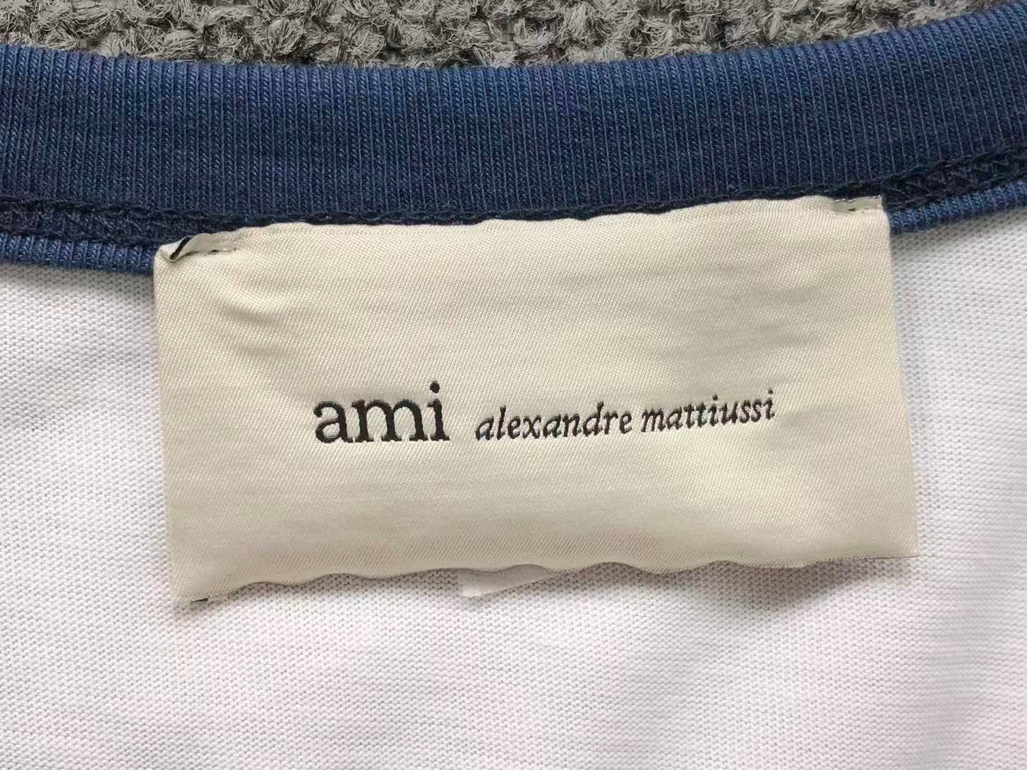 Camiseta AMI Paris Heart Patch Contrast Stitch