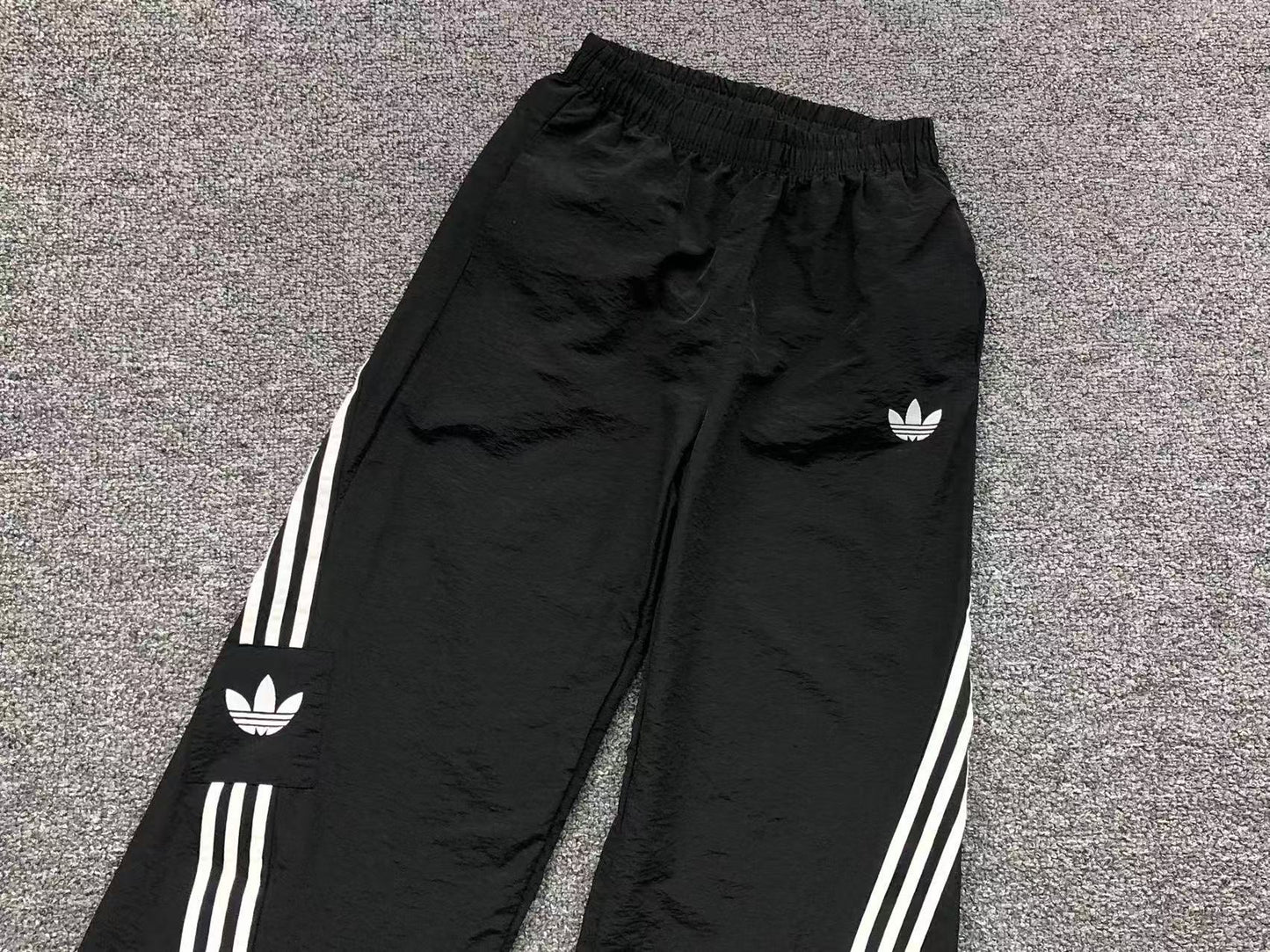 Calça Adidas Utility Track Cargo