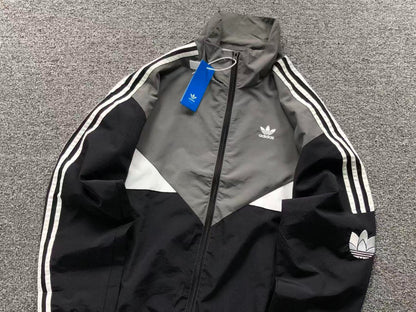Jaqueta Adidas Chevron Windbreaker Archive