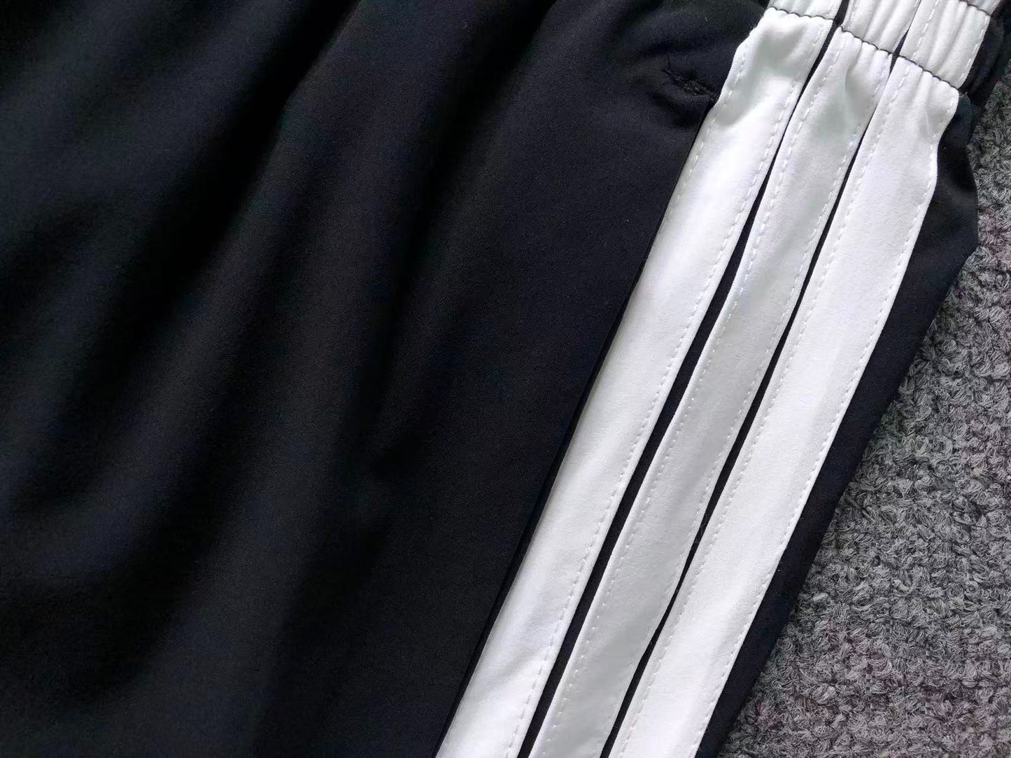 Calça Adidas Stripe Essential Jogger