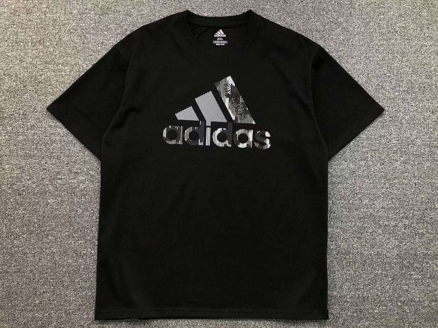 Camiseta Adidas Minimal Logo Pattern