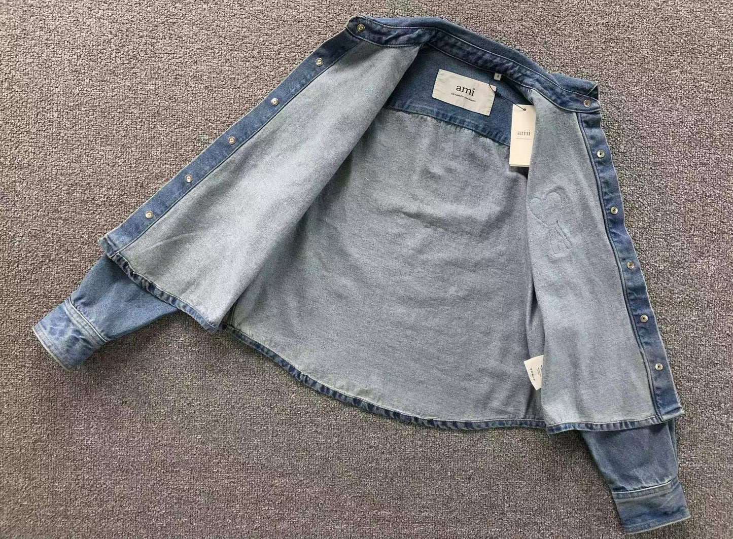 Camisa AMI Paris Washed Denim Heart Feminino