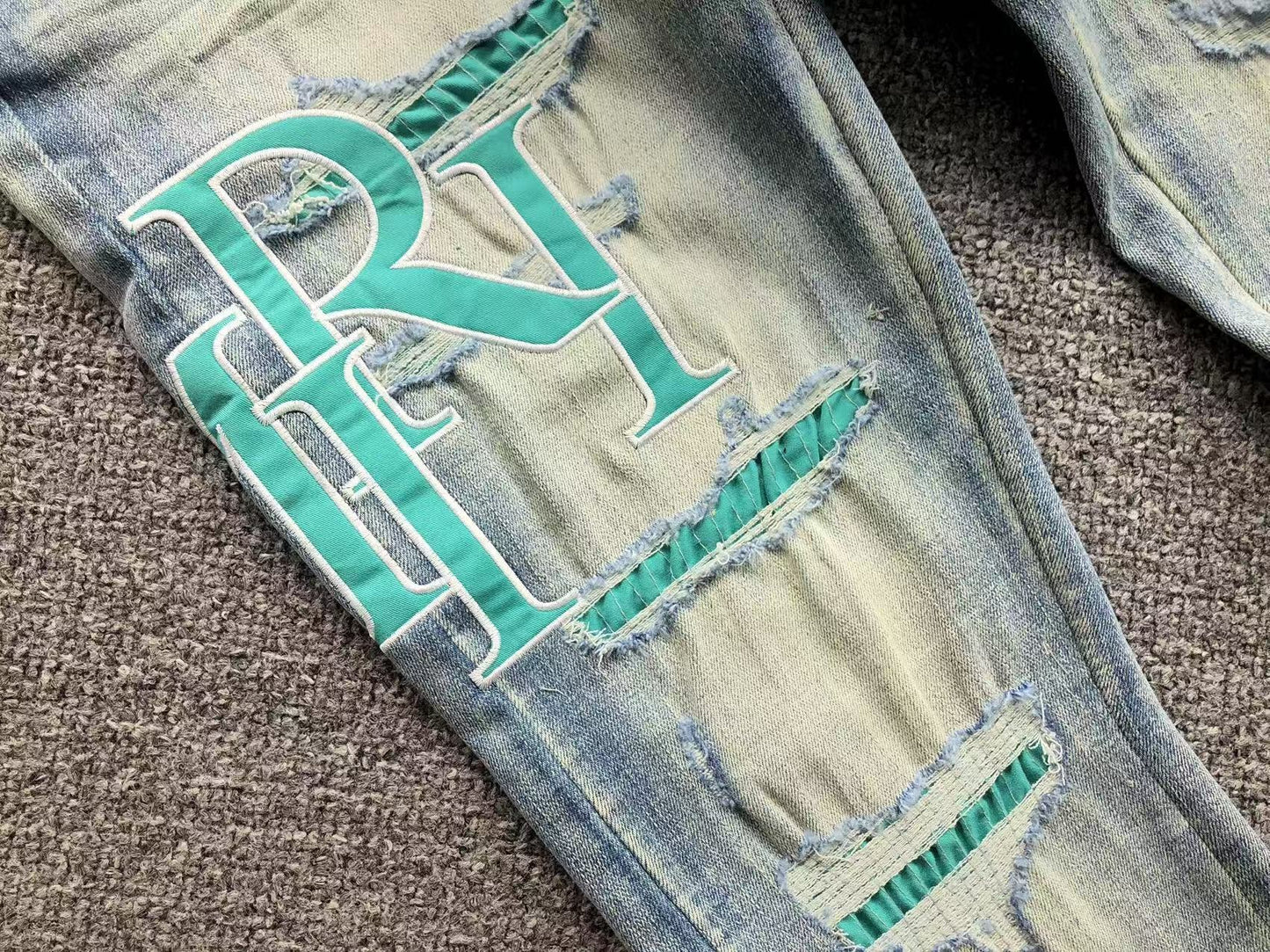 Calça AMIRI TR Ice Blue Distressed Denim