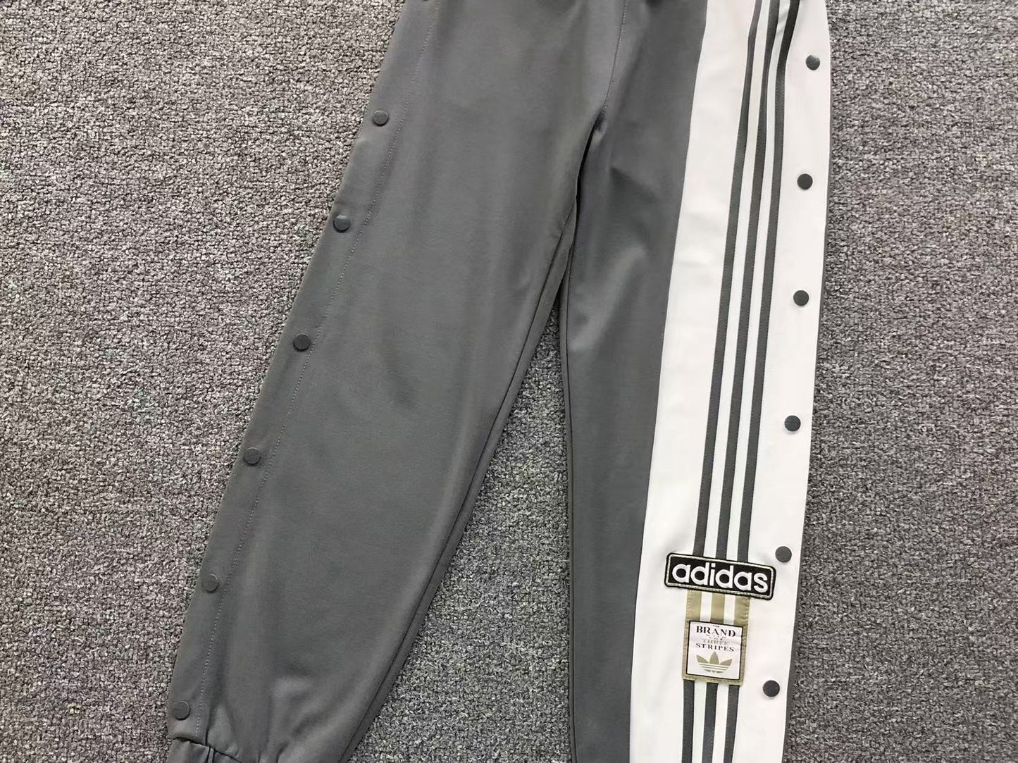 Calça Adidas Snap Track Pants