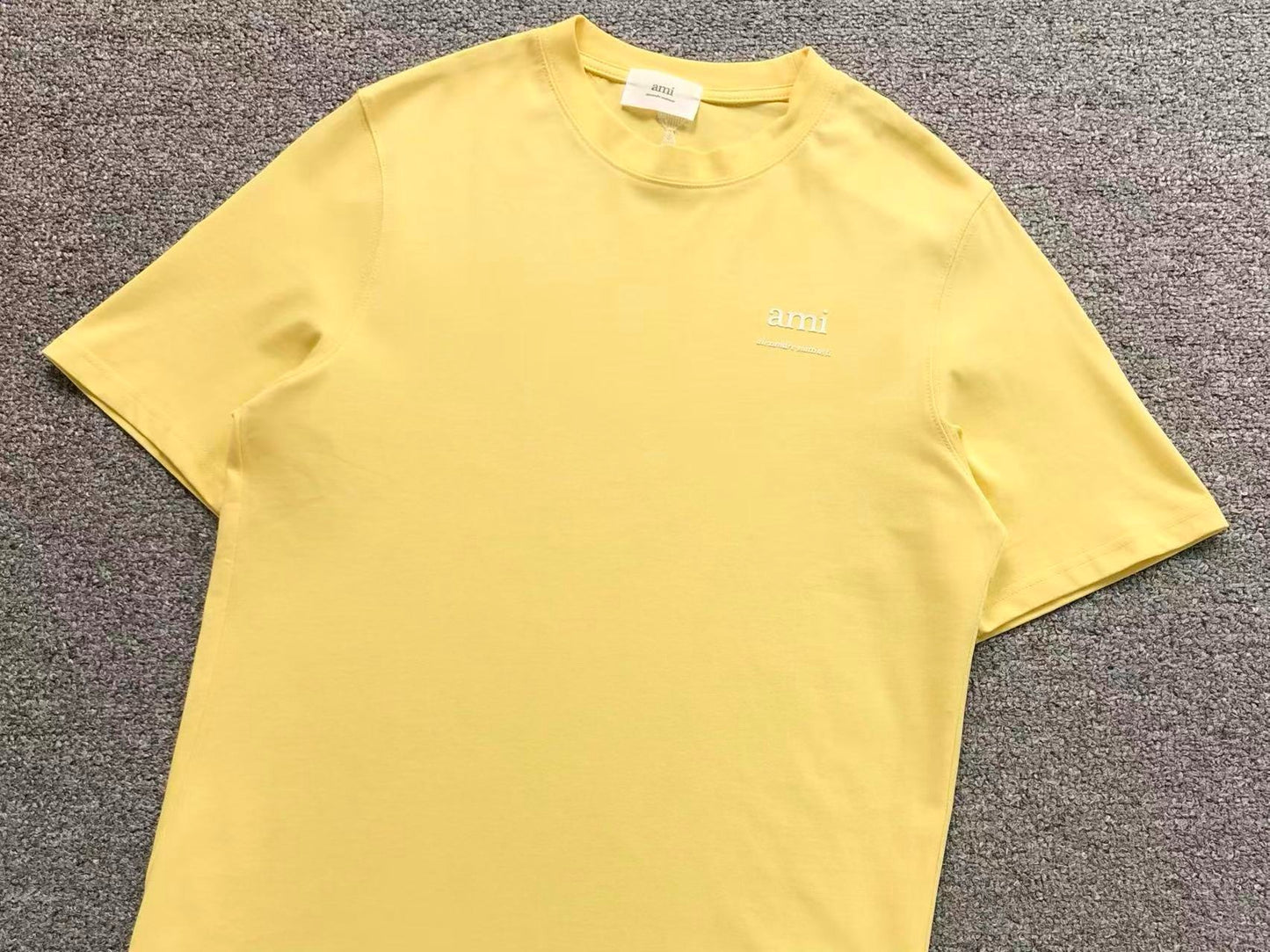 Camiseta AMI Paris Signature Small Logo
