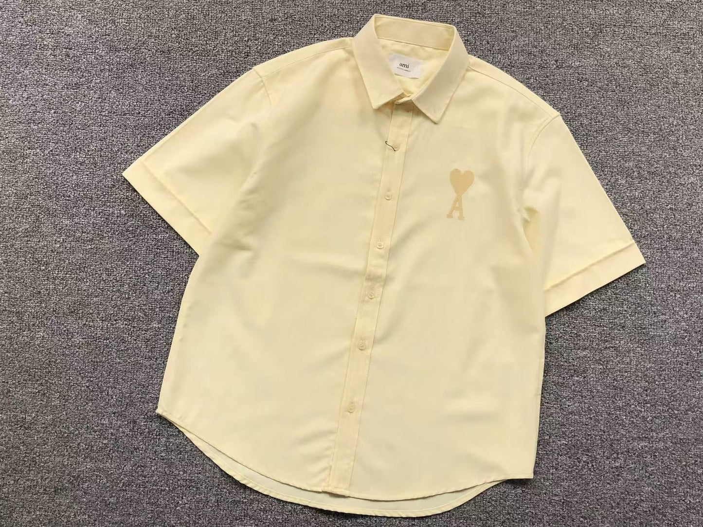 Camisa AMI Paris Tonal Big Heart Short Sleeve Shirt