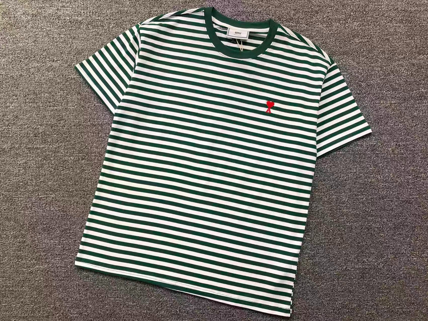 Camiseta AMI Paris Classic Heart Striped Tee