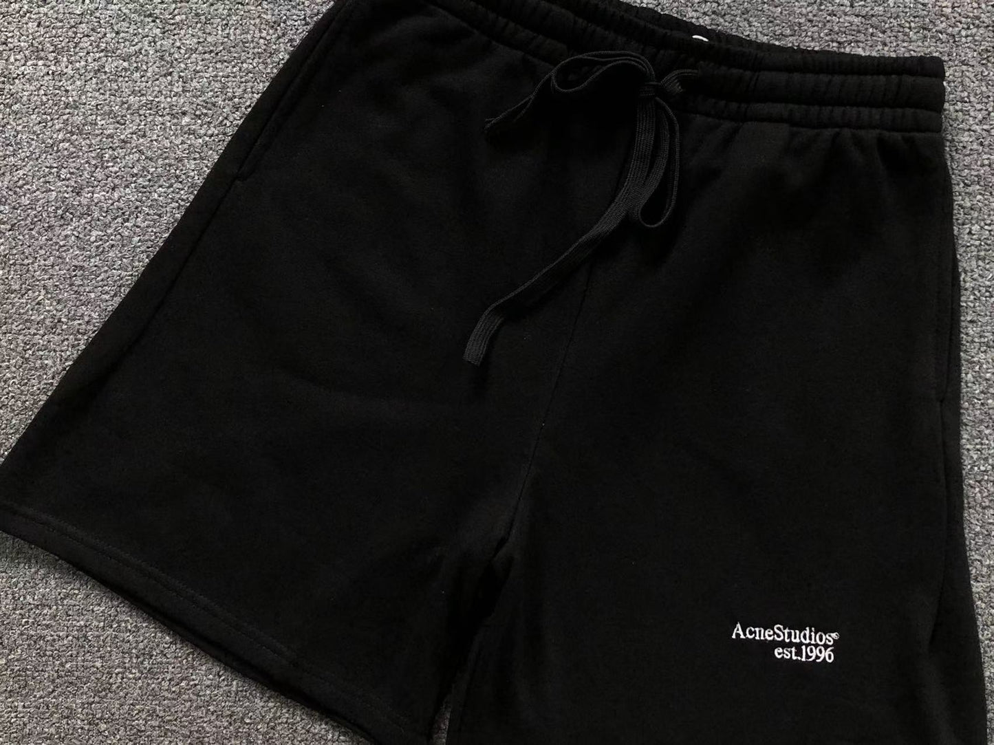 Short Acne Studios Casual Core