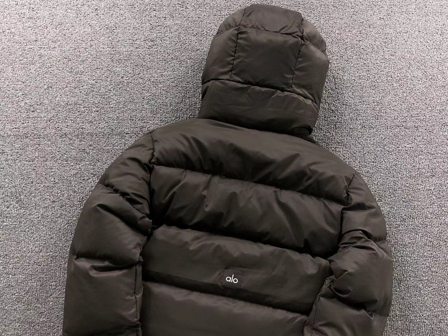 Jaqueta ALO puffer com capuz Feminino