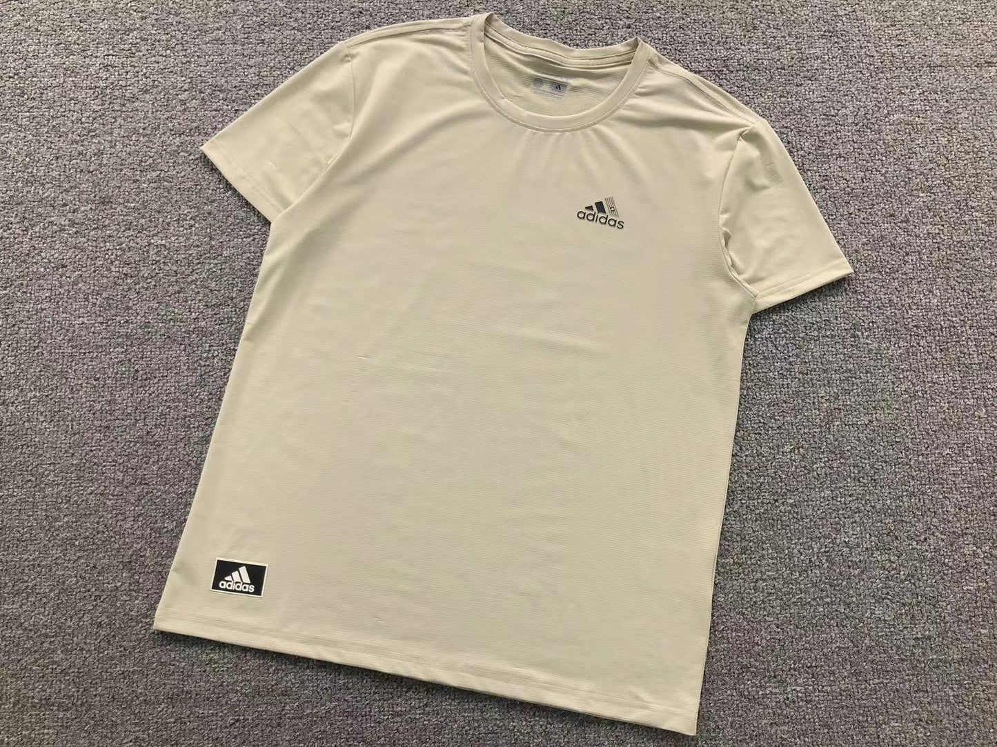 Camiseta Adidas Minimal Active Wear