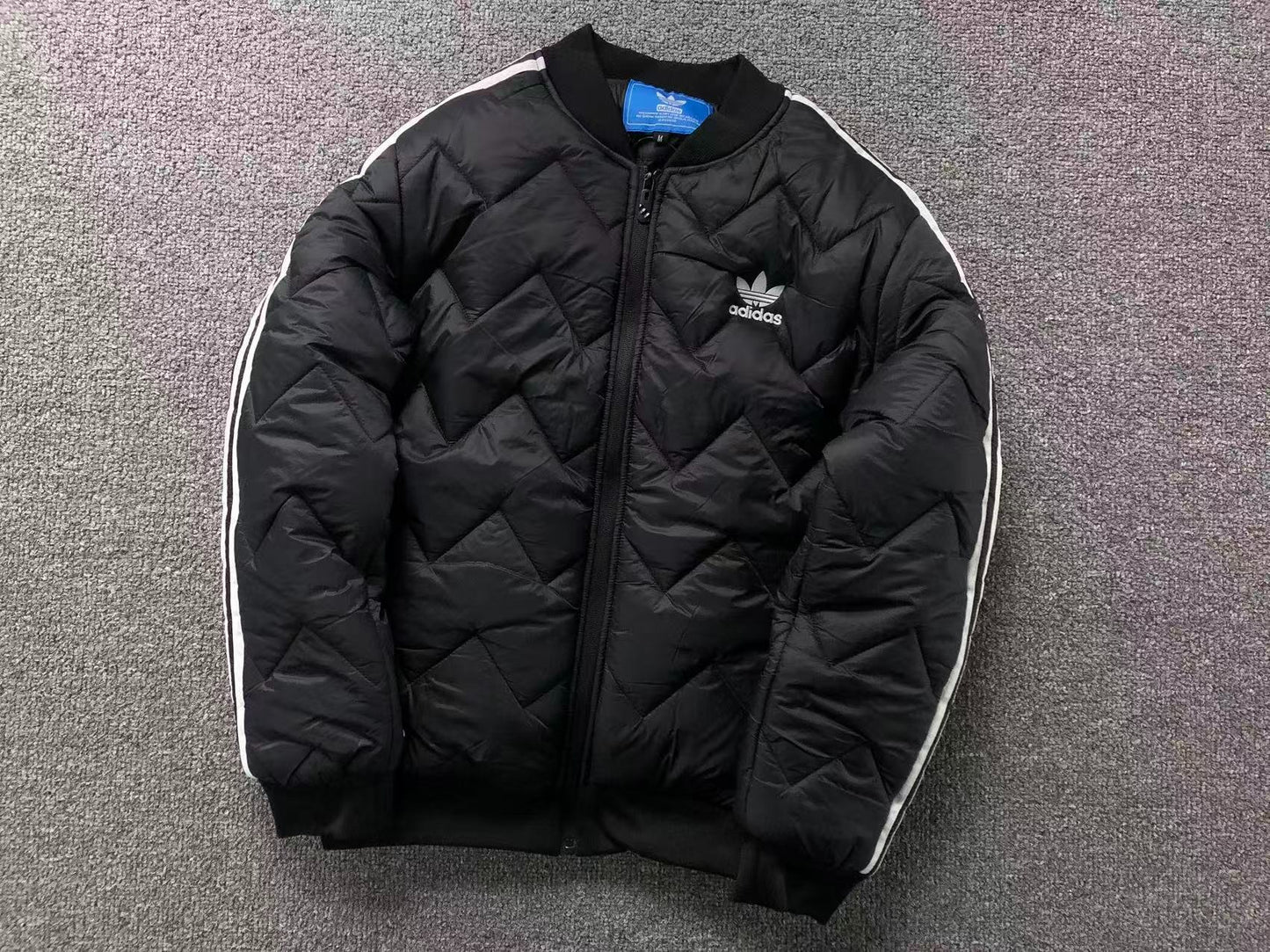 Jaqueta Puffer adidas Chevron Puff