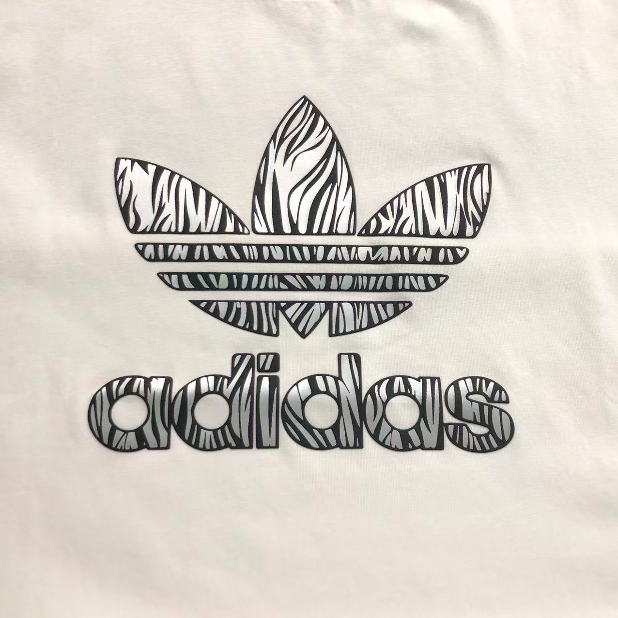 Camiseta adidas Originals Zebra Trefoil