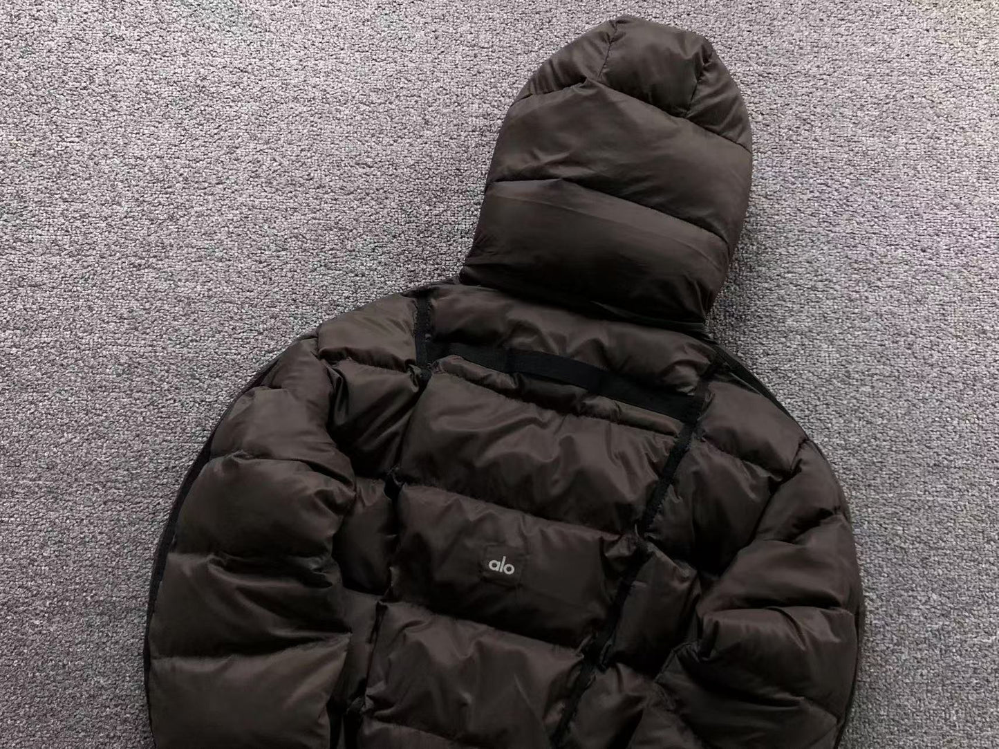 Jaqueta ALO puffer com capuz Feminino