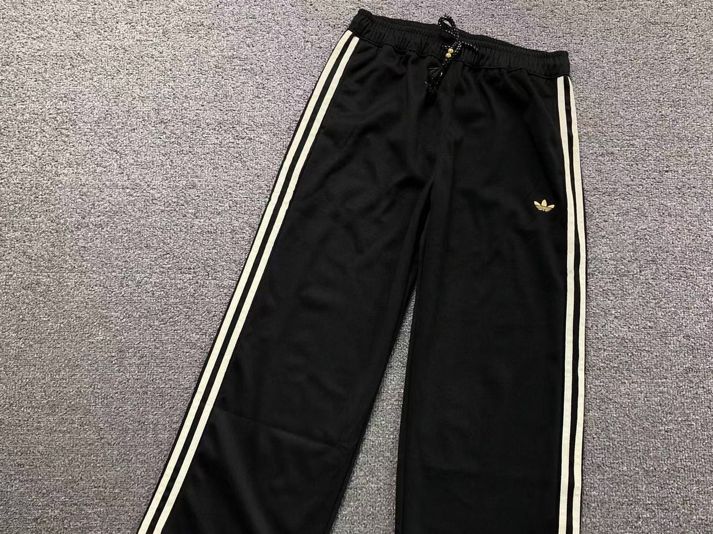 Calça Adidas Luxury Wide Pants