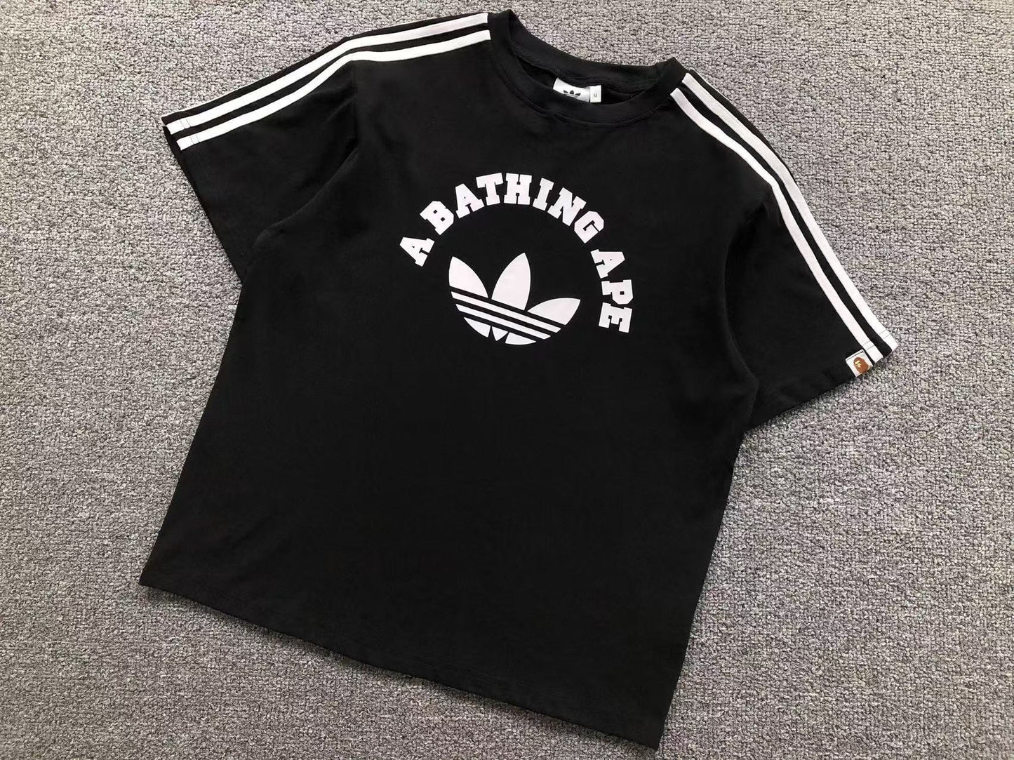 Camiseta Adidas x BAPE College Logo