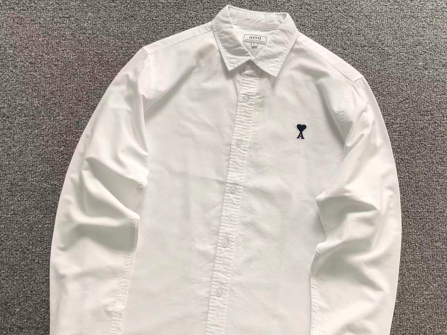 Camisa AMI Paris Logo Coração Bordado