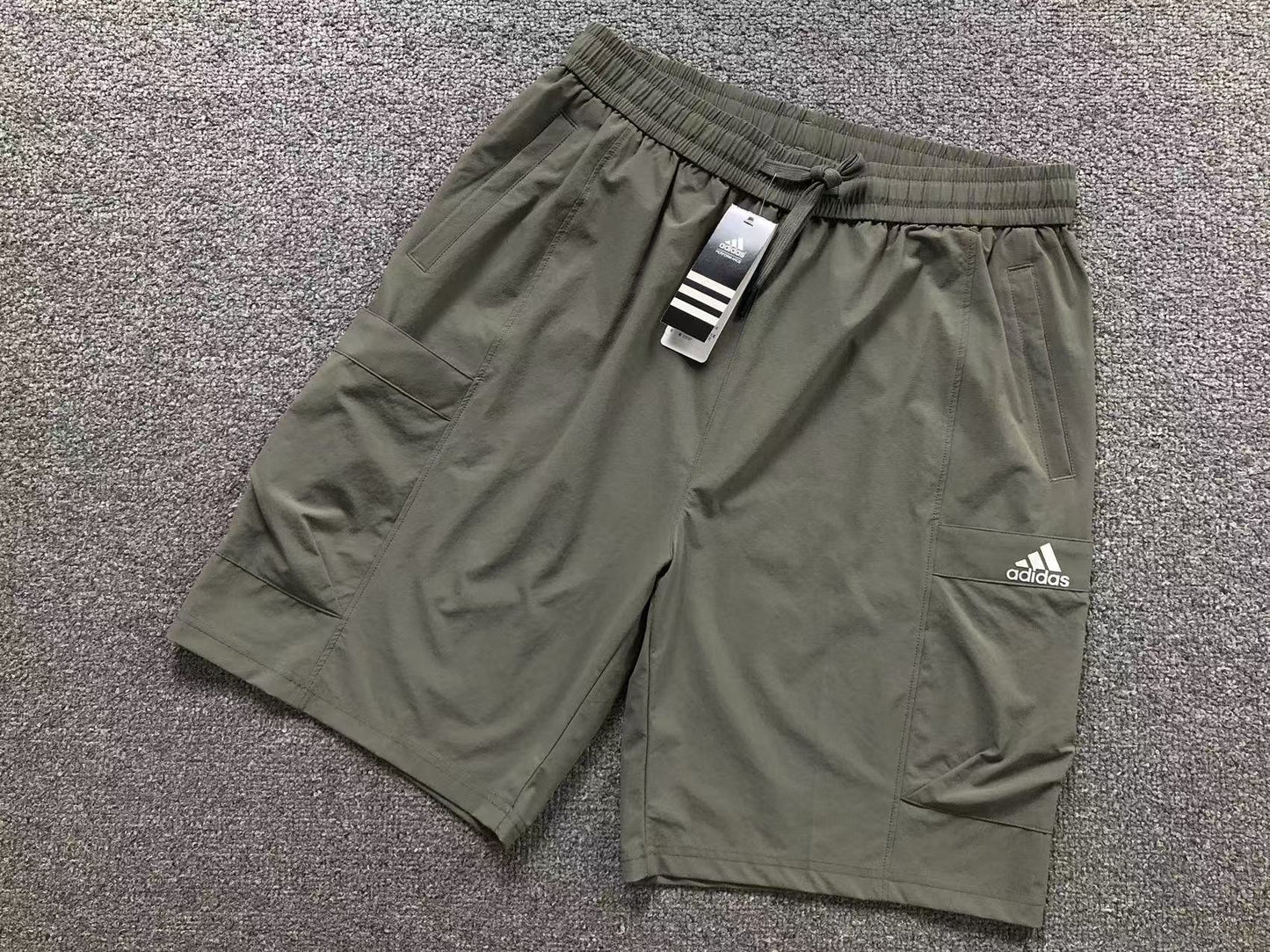 Short adidas Trek Cargo
