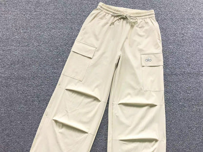 Calça elástica ALO moletom cargo