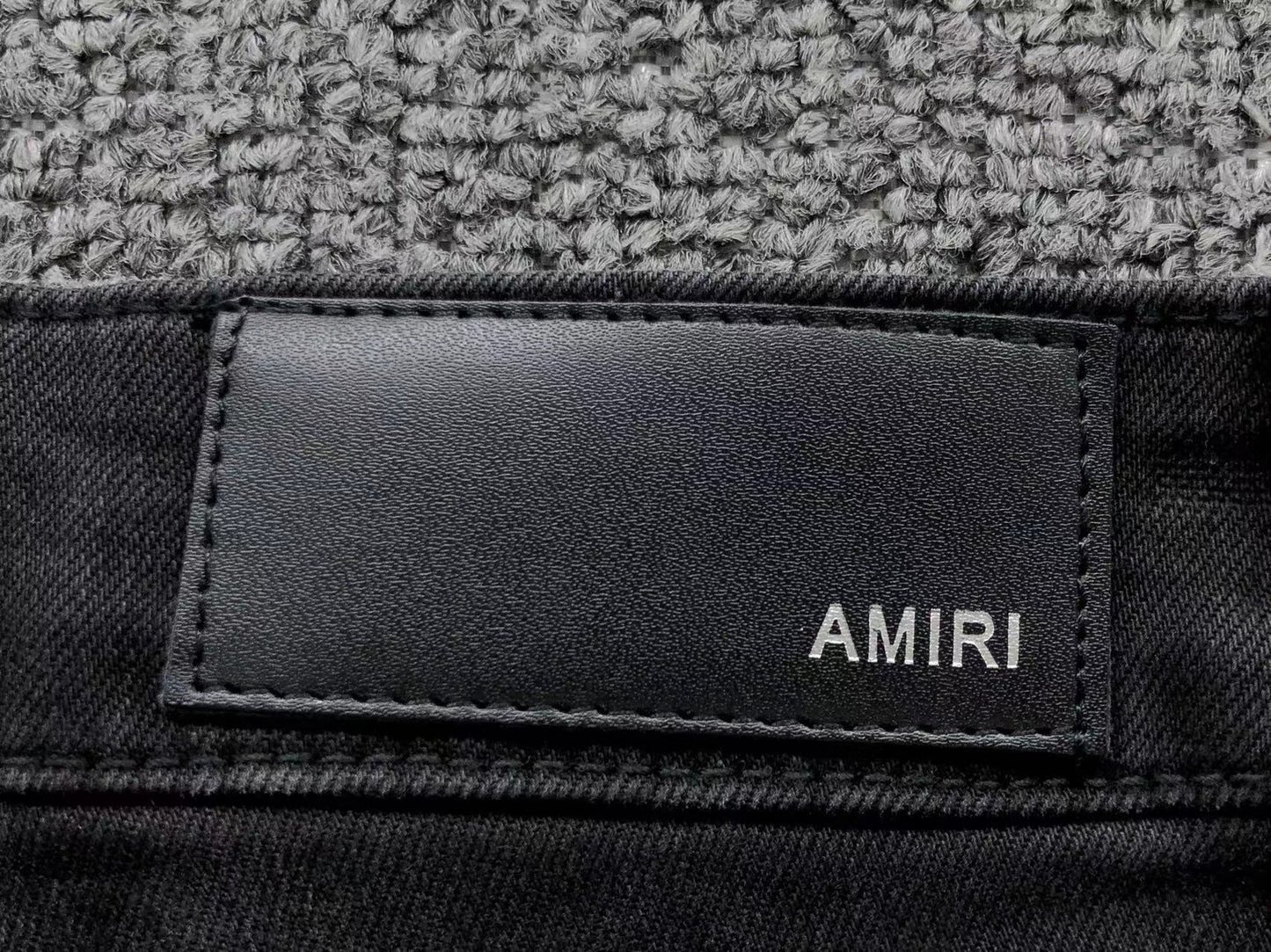 Calça AMIRI Logo Paint Splatter Black Denim