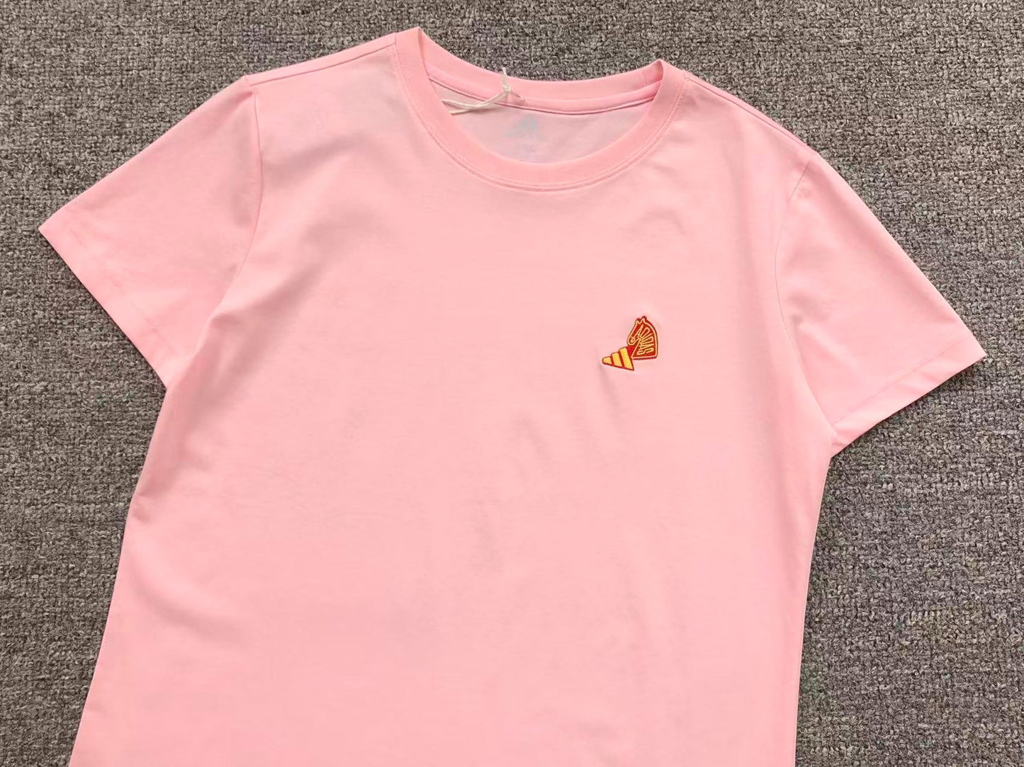 Camiseta Adidas Mini Icon Essentials Feminina