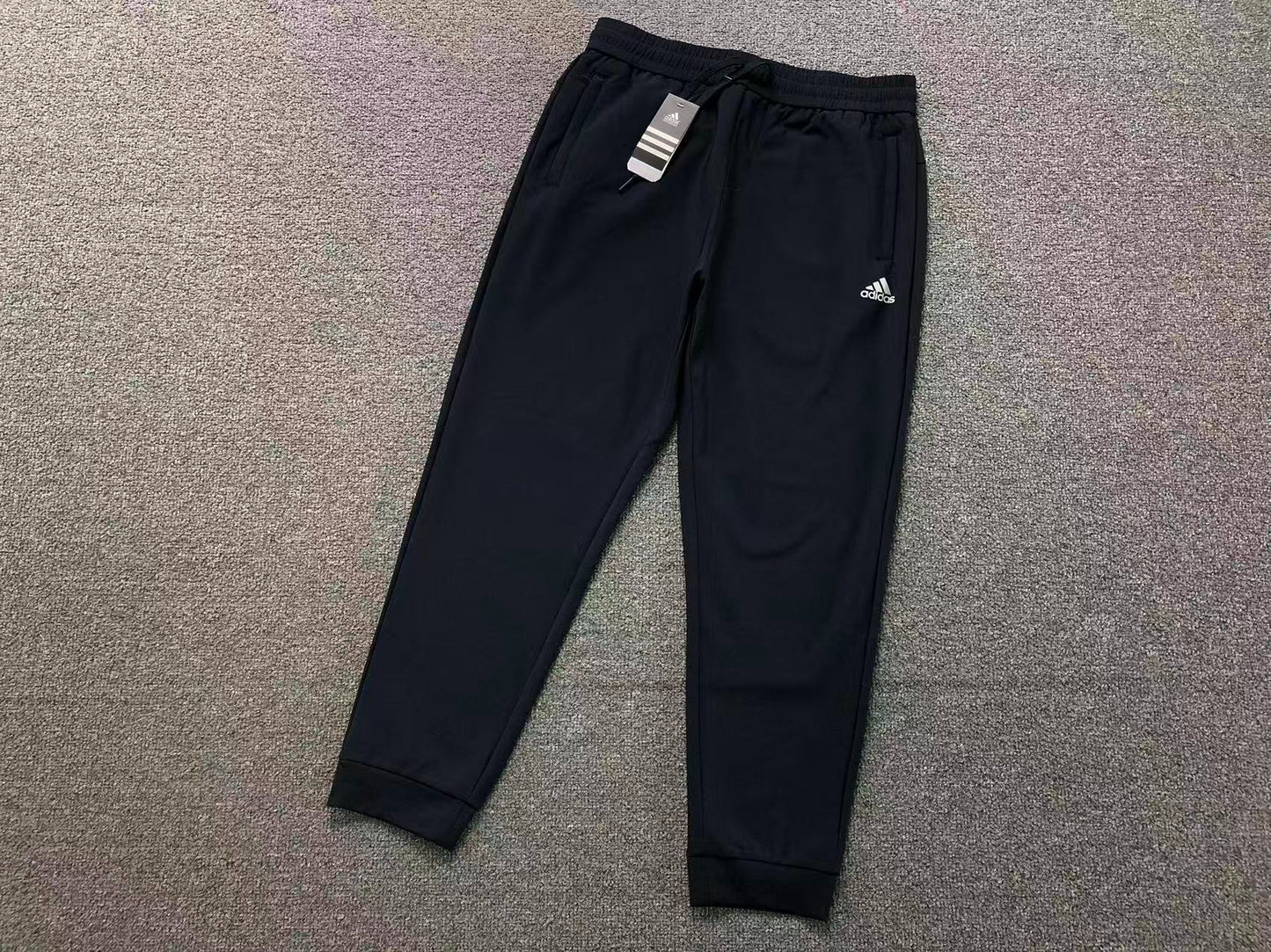 Calça Adidas Essential Slim Pants