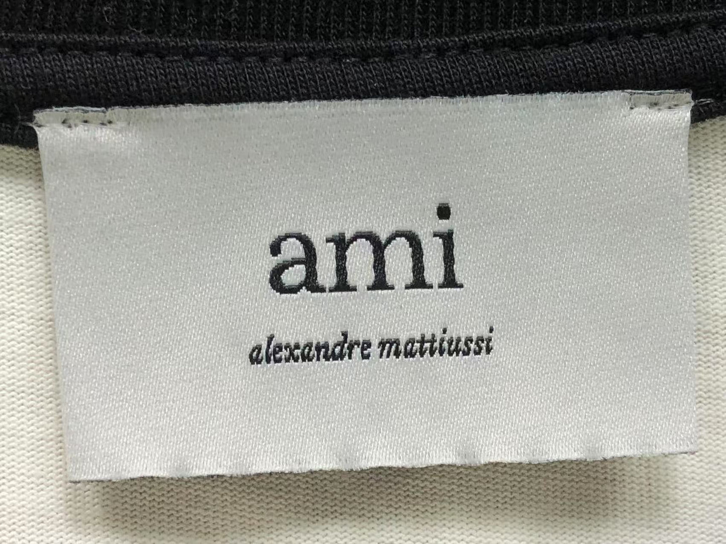 Camiseta AMI Paris Raglan Patch Logo