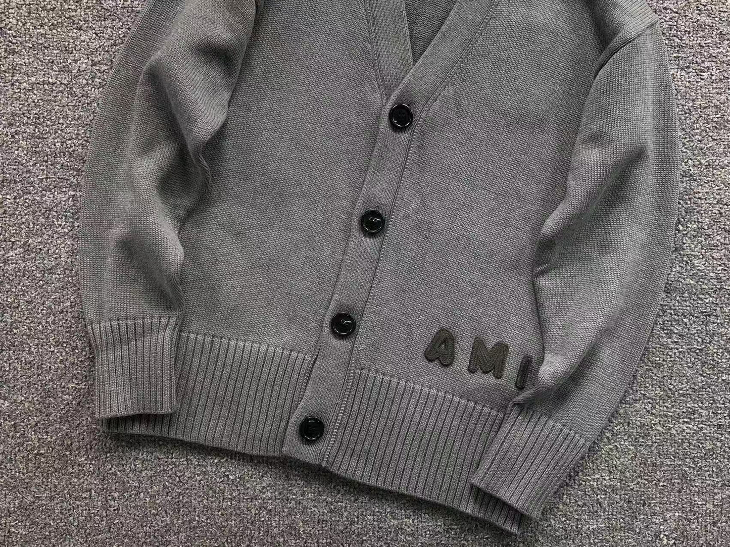 Suéter Cardigan AMI Paris Logo Embossed