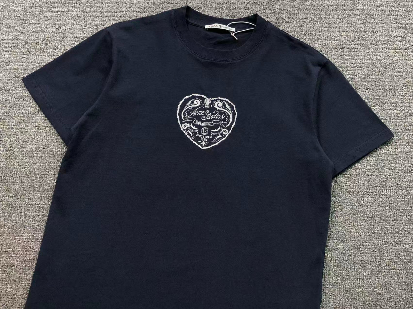 Camiseta Acne Studios Heart Crest