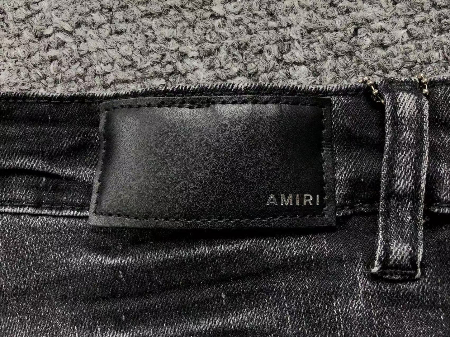 Calça AMIRI Red Logo Destroyed