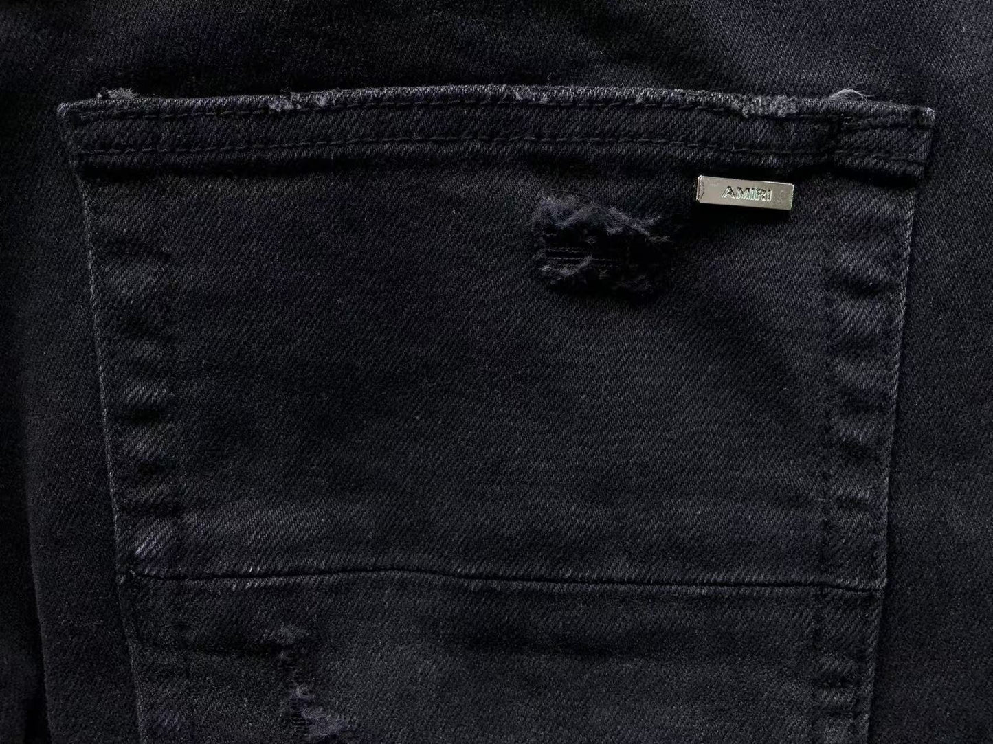 Calça AMIRI Tonal Logo Distress Denim