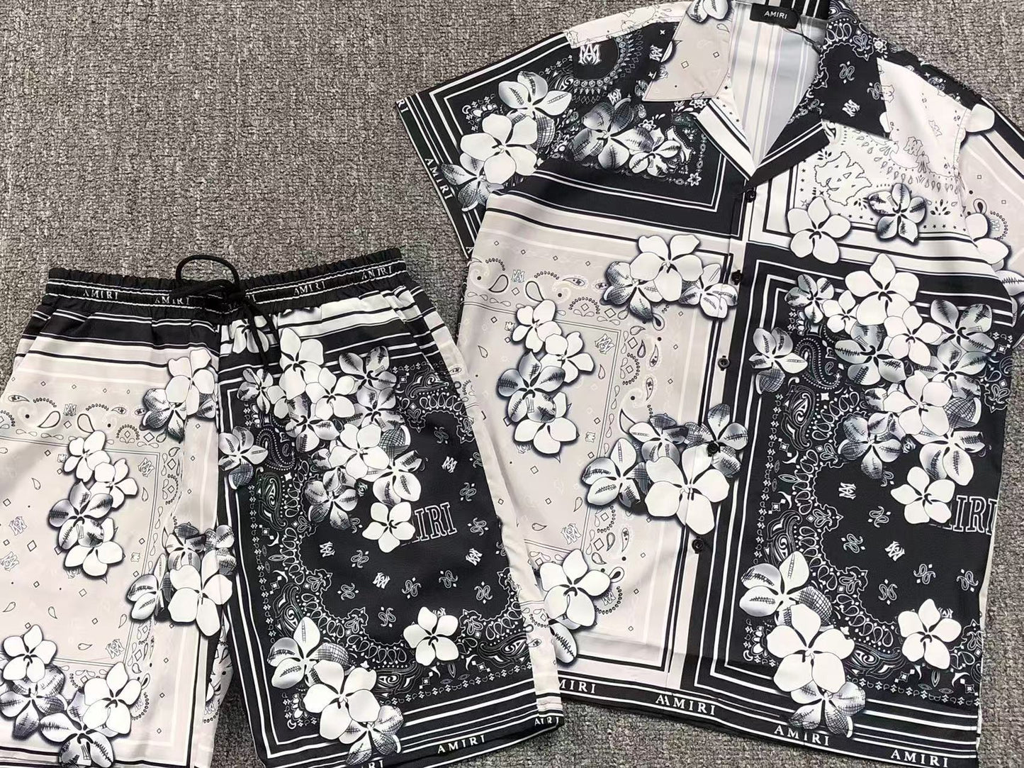 Conjunto AMIRI Monochrome Garden
